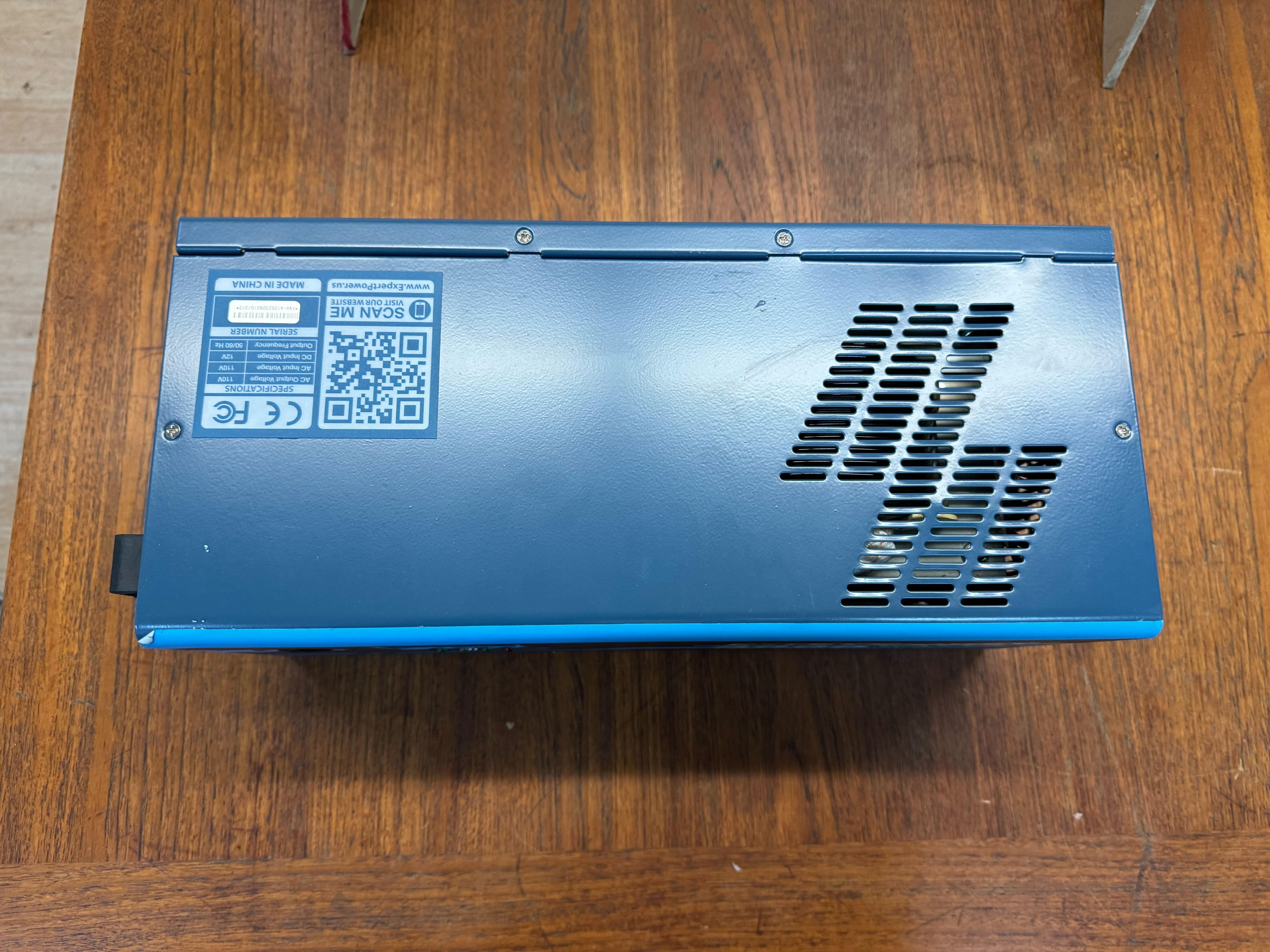 12V 3KW Pure Sine Wave Inverter Charger - Display Remote<p> [Open Box Item]