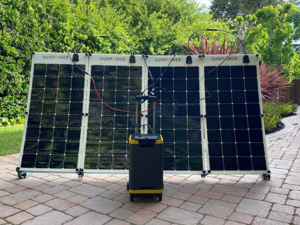 Alpha 2700 + Cuatro paneles solares SunPower de 100W
